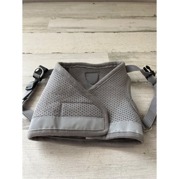 Gray adjustable dog harness size medium - Picture 2 of 8